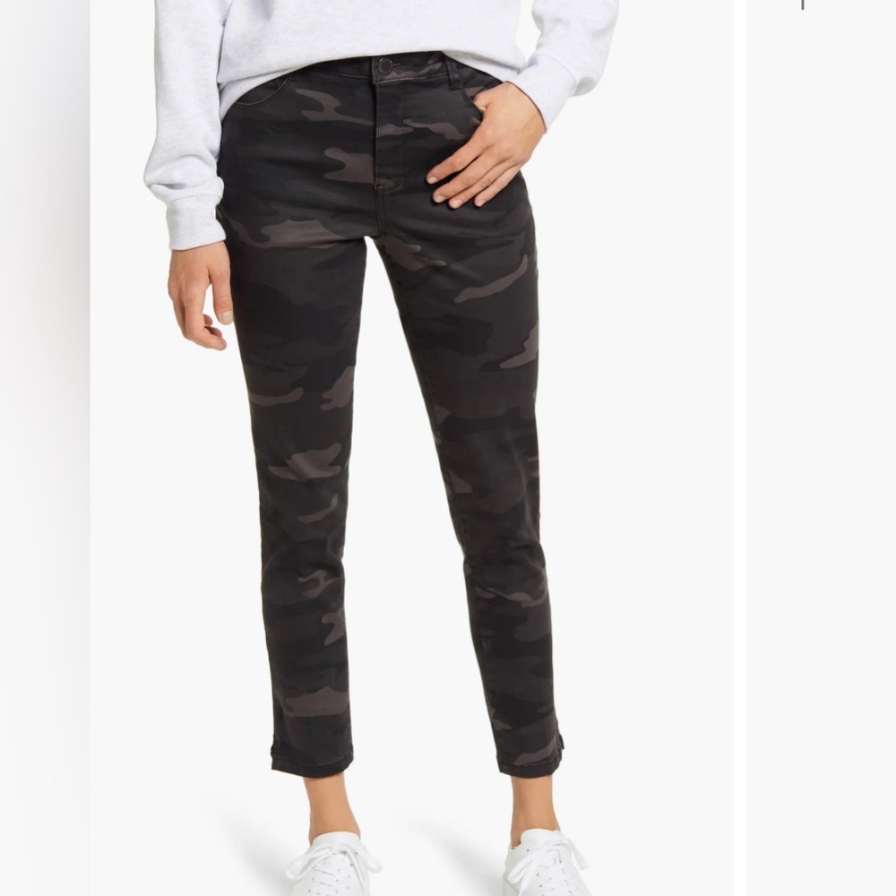 Wit & Wisdom Gray & Black Camo Print Ankle pants